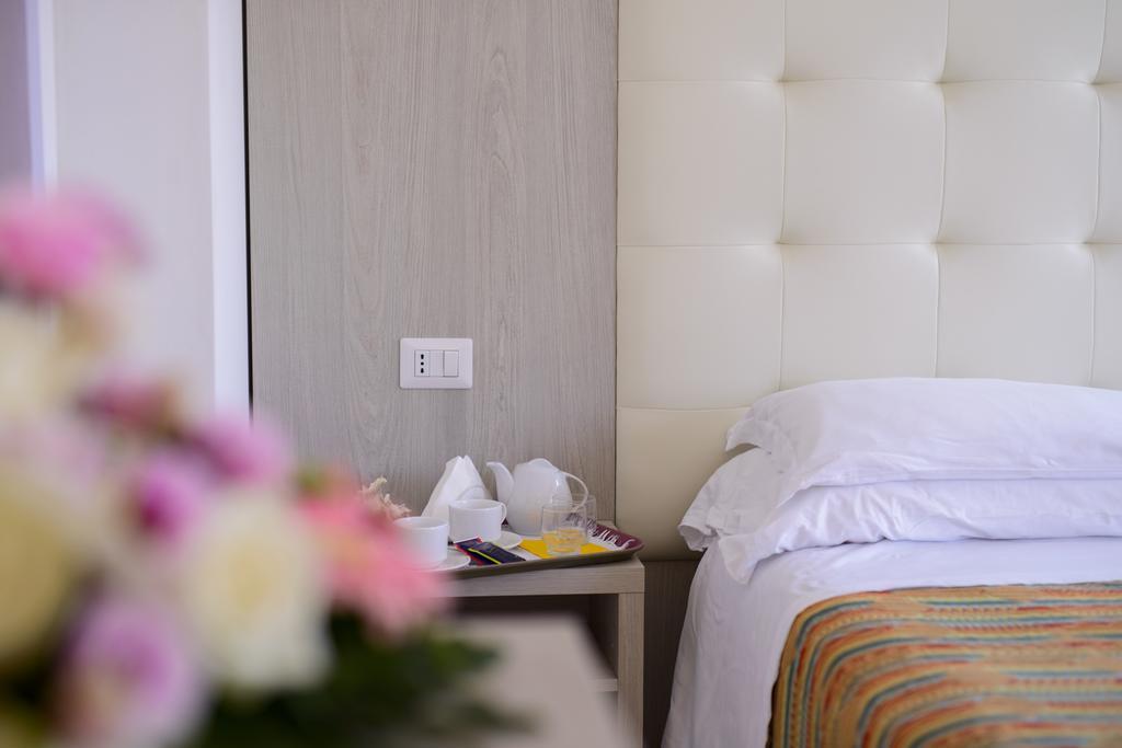 Hotel Suisse Milano Marittima Phòng bức ảnh