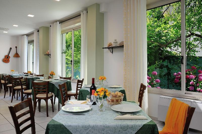 Hotel Suisse Milano Marittima Ngoại thất bức ảnh