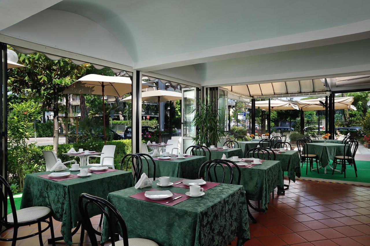 Hotel Suisse Milano Marittima Ngoại thất bức ảnh
