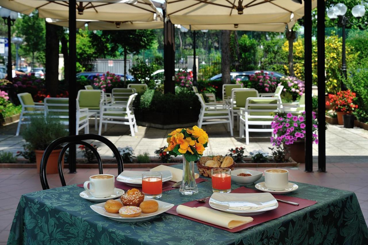 Hotel Suisse Milano Marittima Ngoại thất bức ảnh