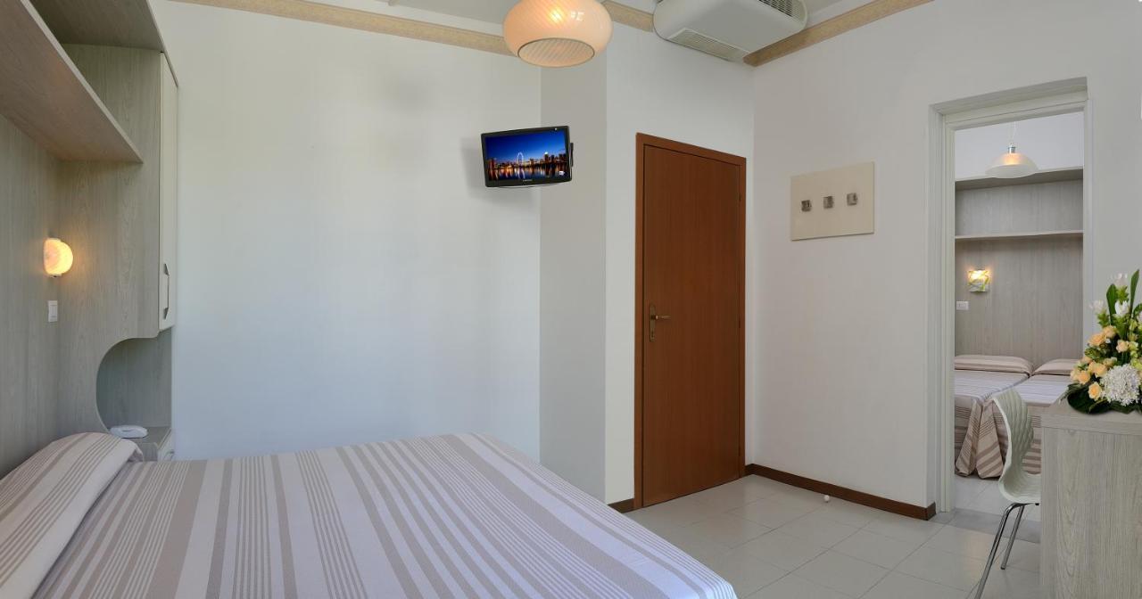 Hotel Suisse Milano Marittima Ngoại thất bức ảnh