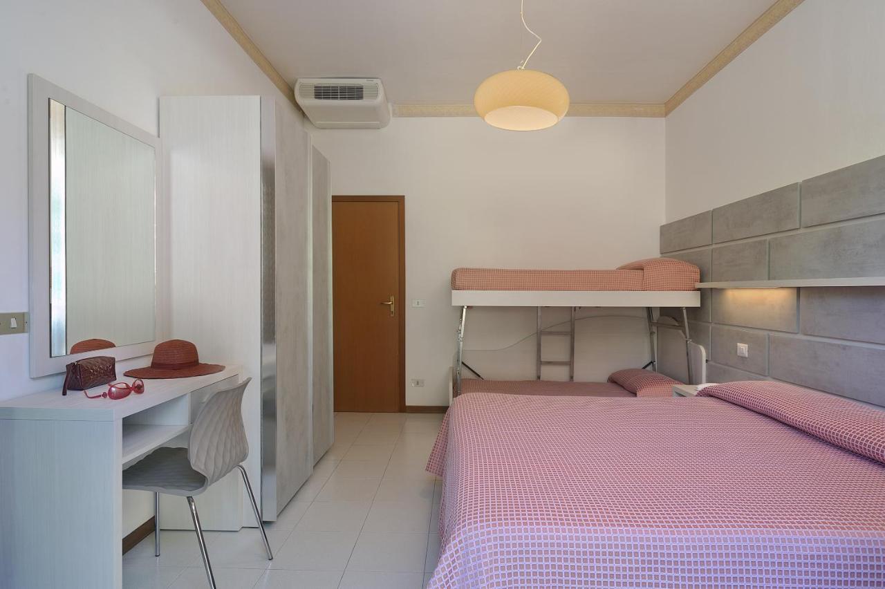 Hotel Suisse Milano Marittima Ngoại thất bức ảnh